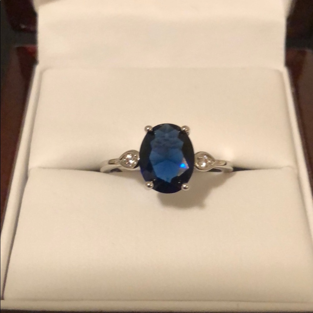 Charming Ring - image 1